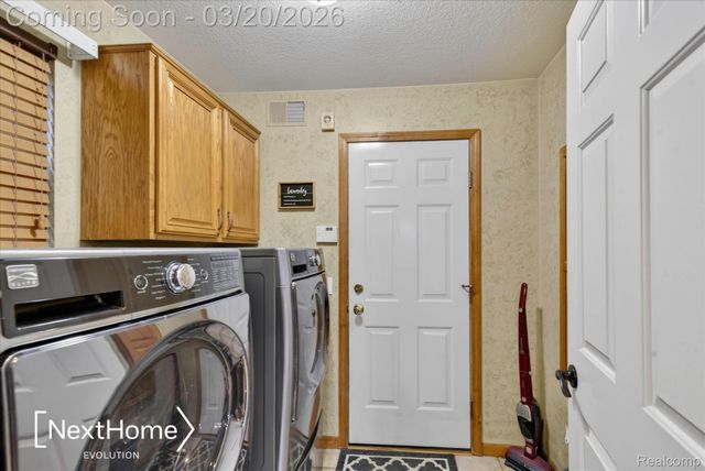 27078 Brookview Court, Brownstown Charter Township, MI 48134