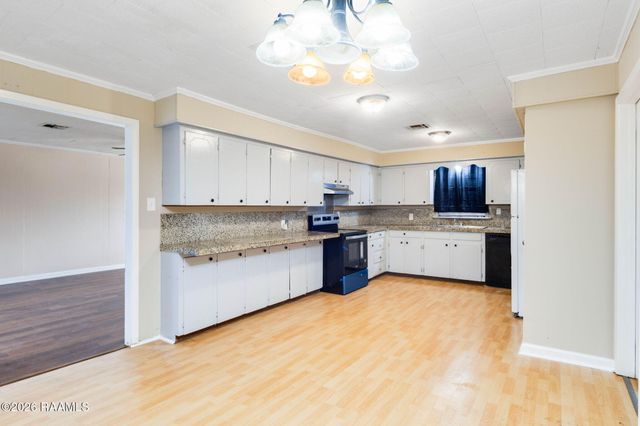 2112 Carmel Drive, Lafayette, LA 70501