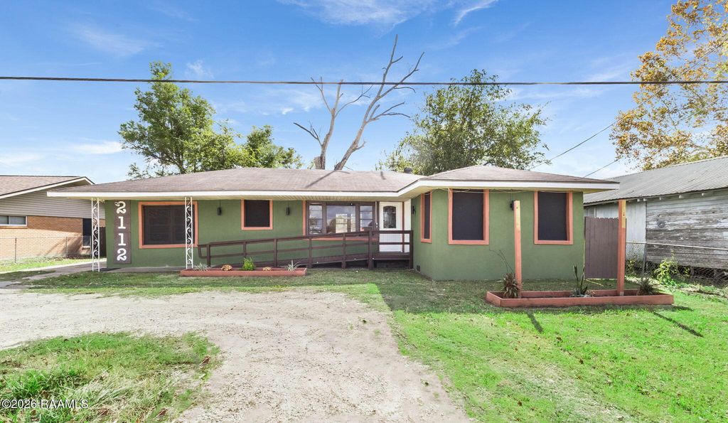 2112 Carmel Drive, Lafayette, LA 70501
