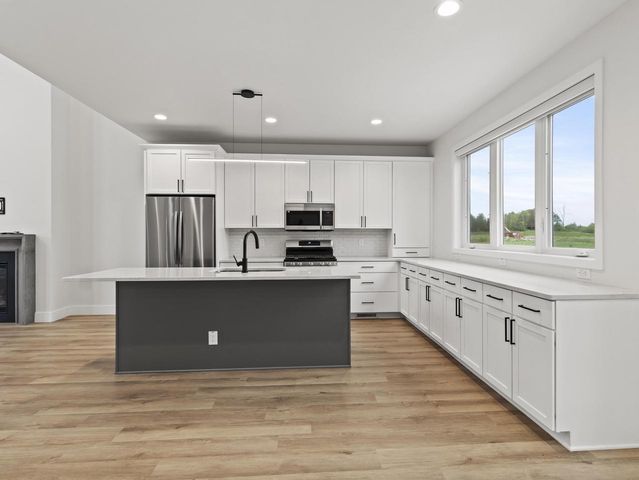 4192 E Lake Vista BOULEVARD, Oak Creek, WI 53154