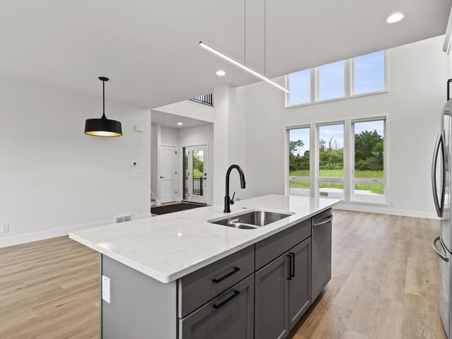 4192 E Lake Vista BOULEVARD, Oak Creek, WI 53154