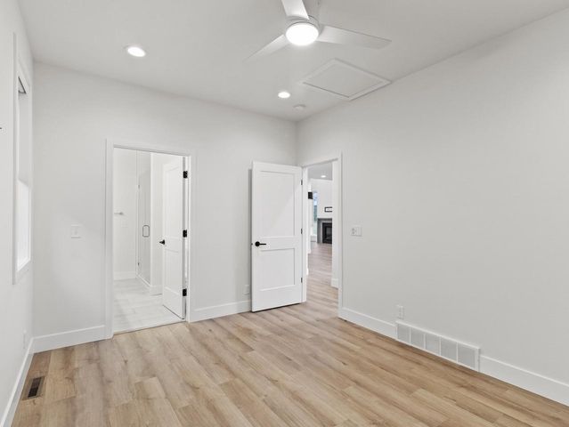 4192 E Lake Vista BOULEVARD, Oak Creek, WI 53154