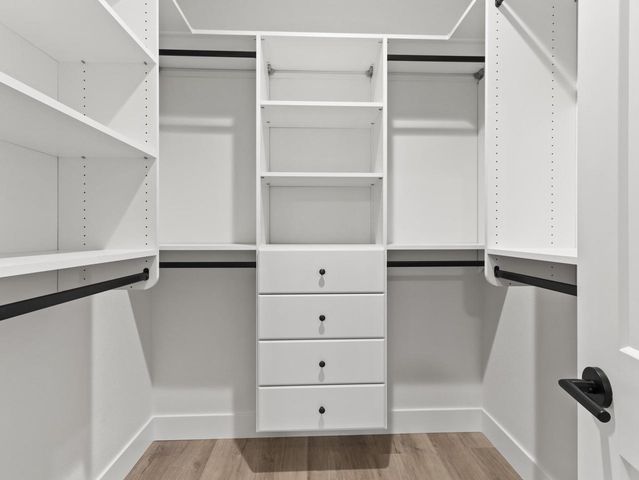 4192 E Lake Vista BOULEVARD, Oak Creek, WI 53154