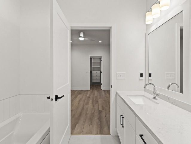 4192 E Lake Vista BOULEVARD, Oak Creek, WI 53154