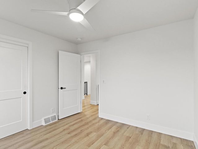 4192 E Lake Vista BOULEVARD, Oak Creek, WI 53154