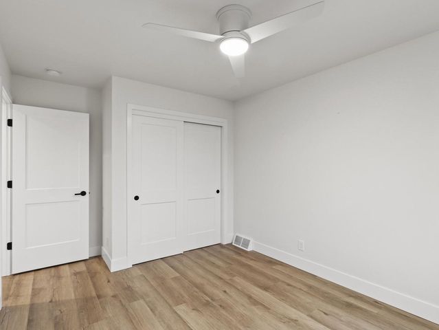 4192 E Lake Vista BOULEVARD, Oak Creek, WI 53154