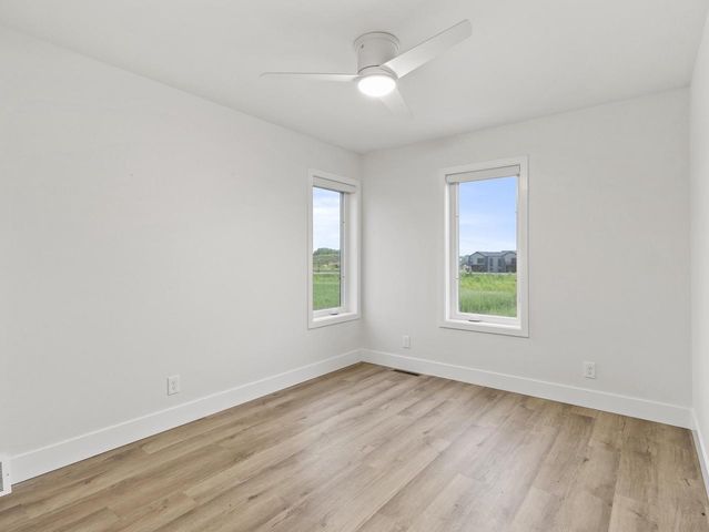 4192 E Lake Vista BOULEVARD, Oak Creek, WI 53154