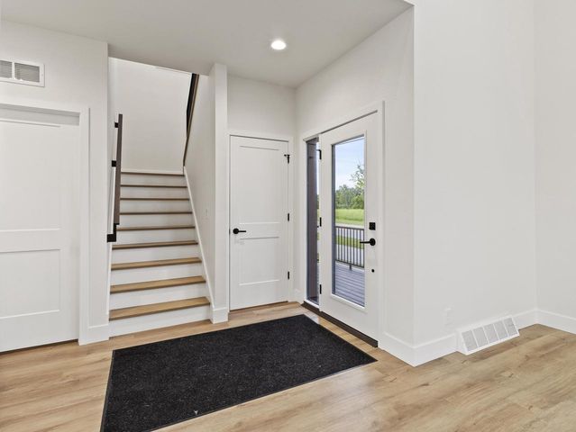 4192 E Lake Vista BOULEVARD, Oak Creek, WI 53154