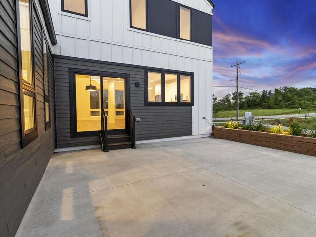 4192 E Lake Vista BOULEVARD, Oak Creek, WI 53154