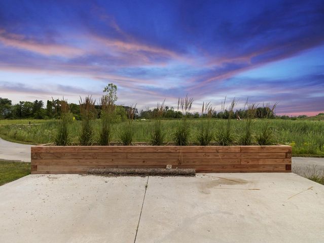 4192 E Lake Vista BOULEVARD, Oak Creek, WI 53154