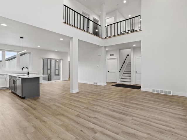 4192 E Lake Vista BOULEVARD, Oak Creek, WI 53154