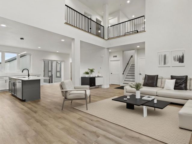 4192 E Lake Vista BOULEVARD, Oak Creek, WI 53154