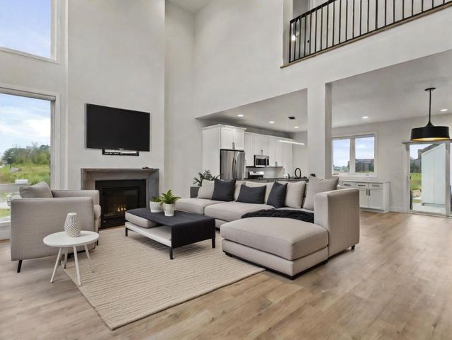 4192 E Lake Vista BOULEVARD, Oak Creek, WI 53154