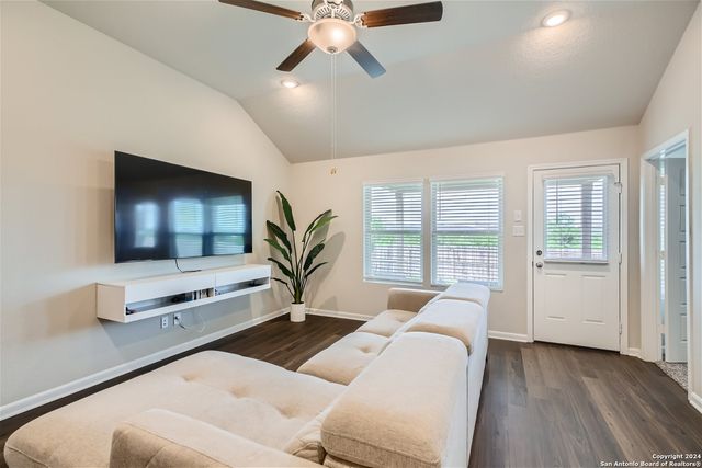 7010 FLINT CYN, San Antonio, TX 78253
