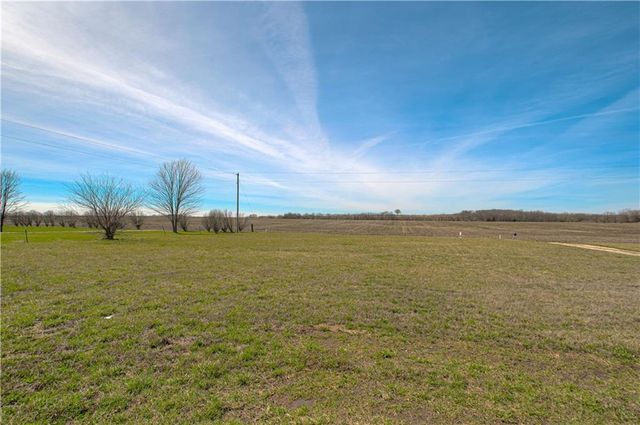 139 SW 1521st Road, Kingsville, MO 64061