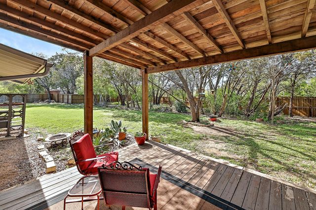 24807 Martin LN, Spicewood, TX 78669