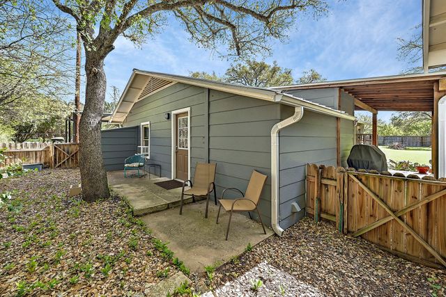 24807 Martin LN, Spicewood, TX 78669