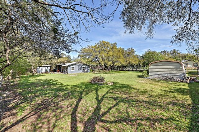 24807 Martin LN, Spicewood, TX 78669