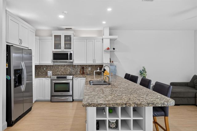 229 E Bayridge Drive, Weston, FL 33326