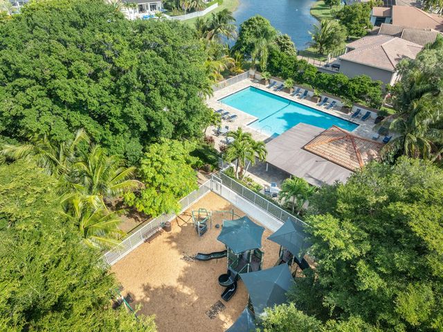 229 E Bayridge Drive, Weston, FL 33326