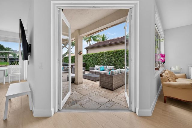 229 E Bayridge Drive, Weston, FL 33326