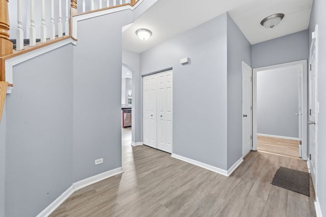 3335 Silver City Court, Montgomery, IL 60538