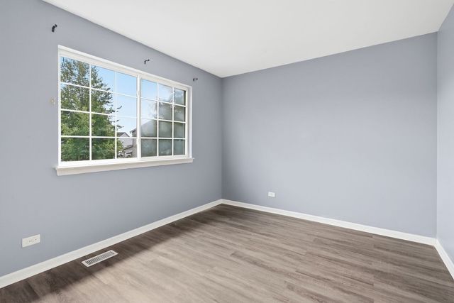 3335 Silver City Court, Montgomery, IL 60538