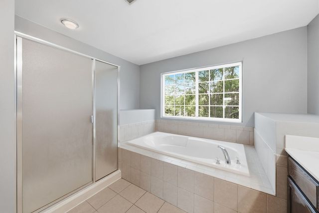 3335 Silver City Court, Montgomery, IL 60538