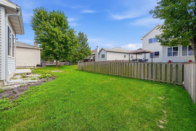 3335 Silver City Court, Montgomery, IL 60538