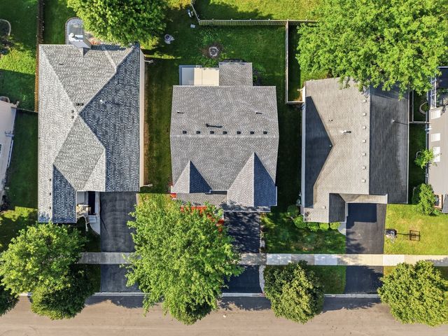 3335 Silver City Court, Montgomery, IL 60538