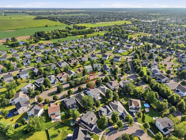 3335 Silver City Court, Montgomery, IL 60538