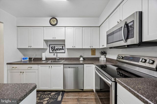 6 REBECCA CT, Trenton, NJ 08628