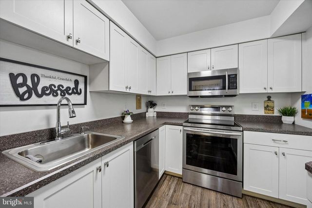 6 REBECCA CT, Trenton, NJ 08628