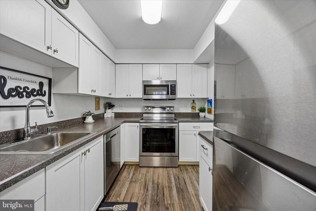 6 REBECCA CT, Trenton, NJ 08628