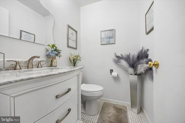 6 REBECCA CT, Trenton, NJ 08628