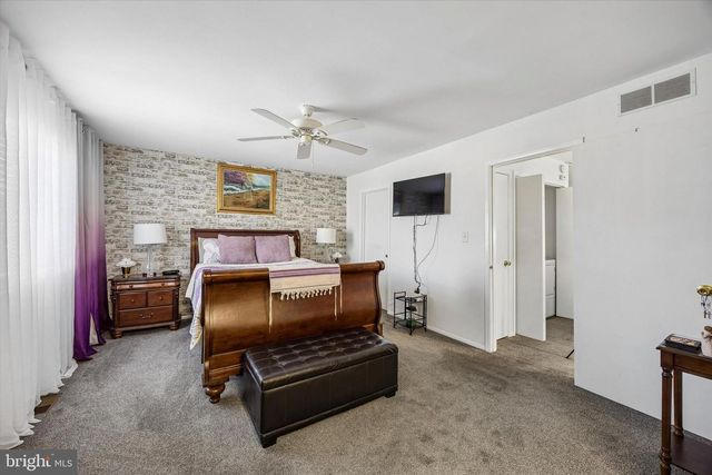 6 REBECCA CT, Trenton, NJ 08628