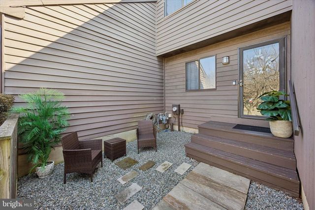 6 REBECCA CT, Trenton, NJ 08628