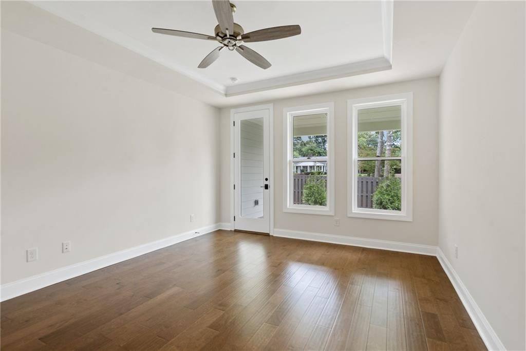 Image 10 of property listing at 551 Pearl Street, Cumming, GA 30040