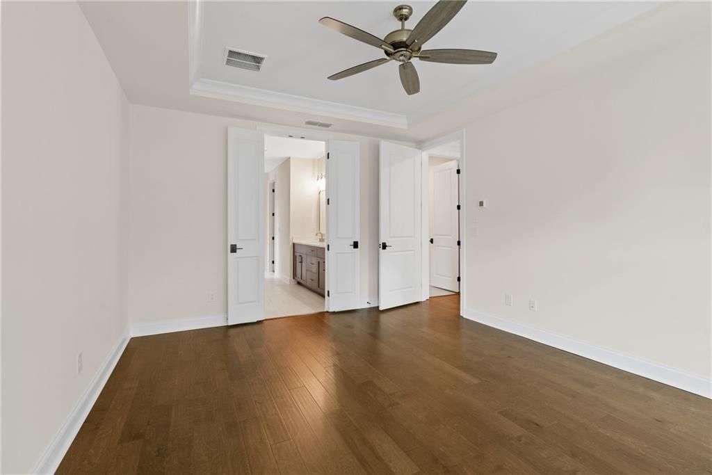 Image 11 of property listing at 551 Pearl Street, Cumming, GA 30040