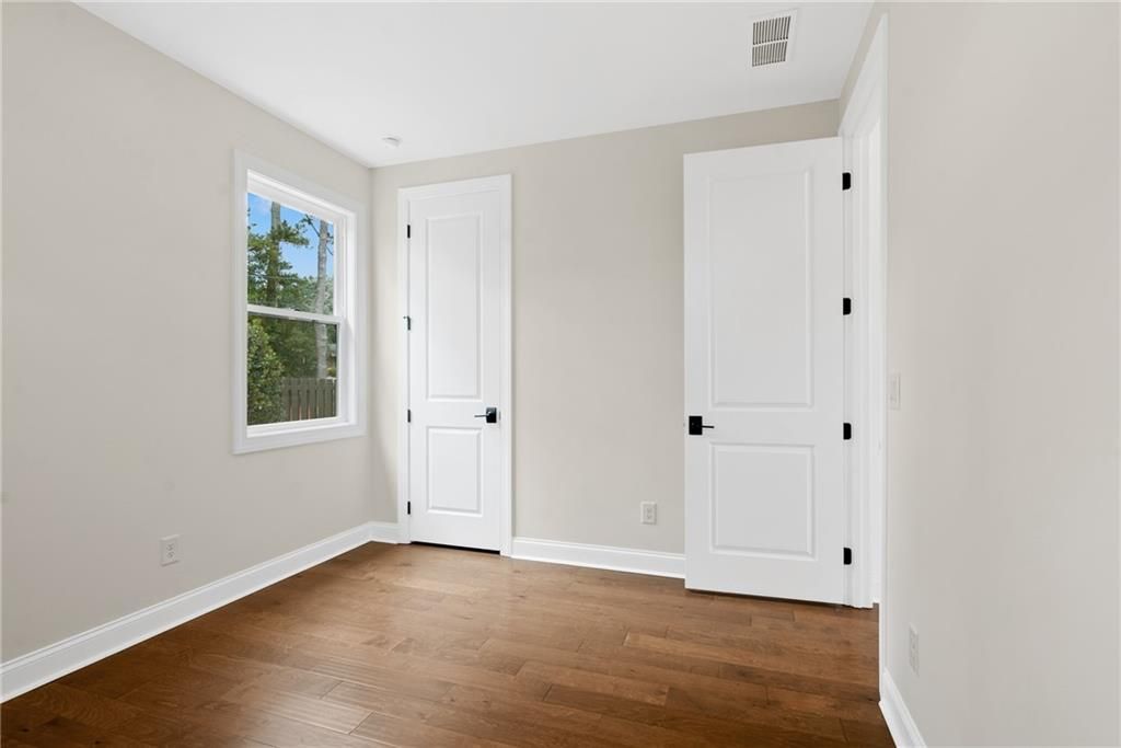 Image 17 of property listing at 551 Pearl Street, Cumming, GA 30040