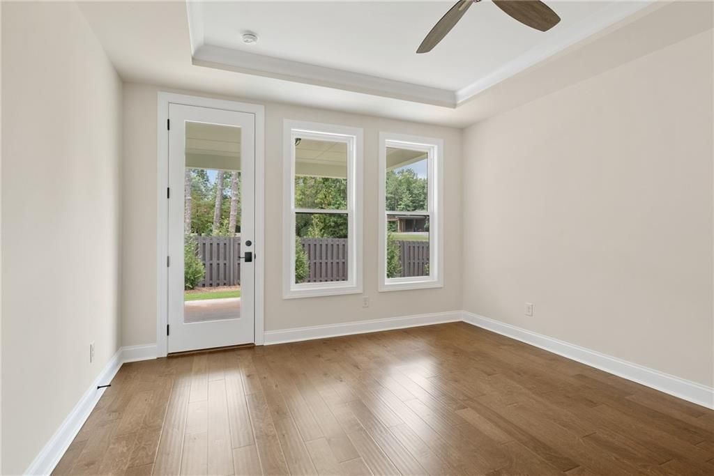 Image 9 of property listing at 551 Pearl Street, Cumming, GA 30040