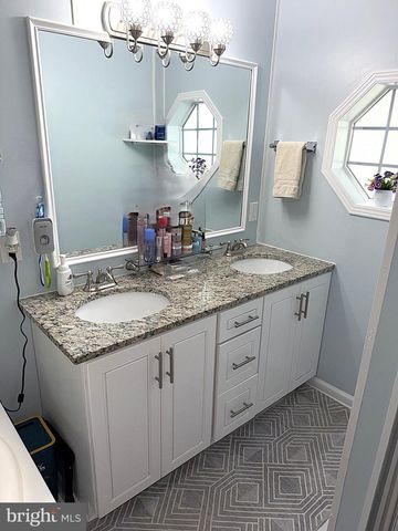 275 JANETS CT, Lothian, MD 20711