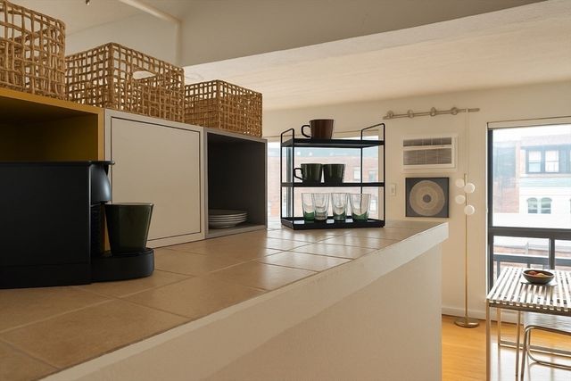 12 Stoneholm St 520, Boston, MA 02115