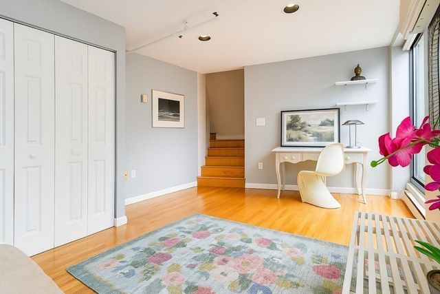 12 Stoneholm St 520, Boston, MA 02115