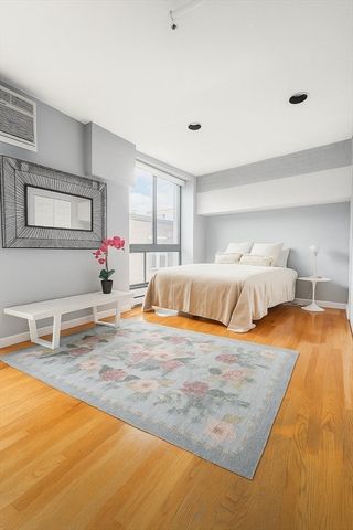 12 Stoneholm St 520, Boston, MA 02115