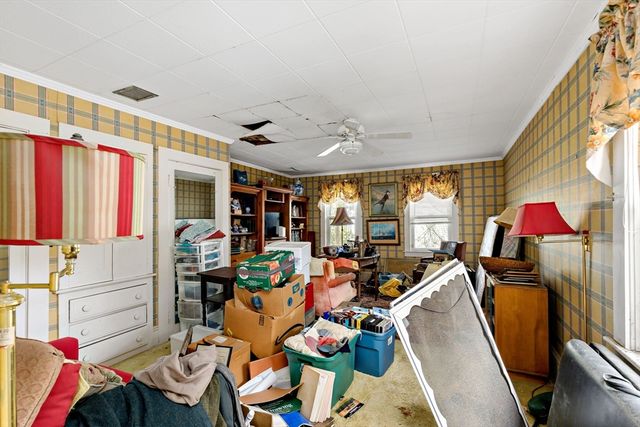 437 Main St, Wareham, MA 02571