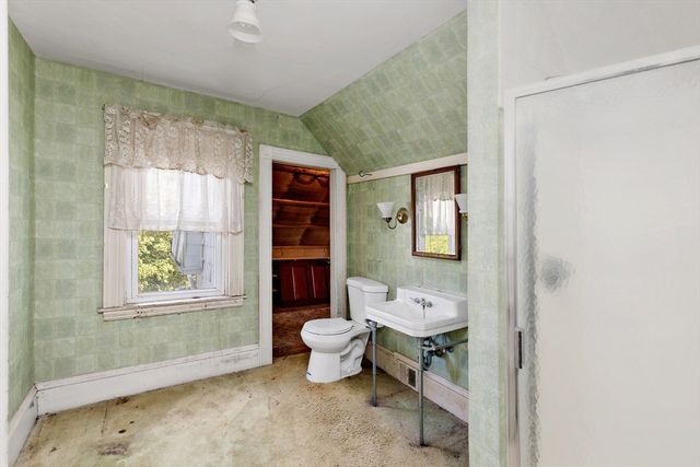 437 Main St, Wareham, MA 02571