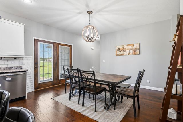1712 S Songbird Circle, Nixa, MO 65714