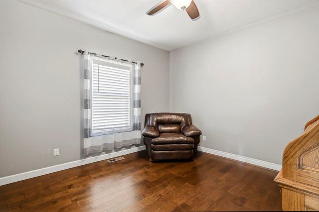 1712 S Songbird Circle, Nixa, MO 65714