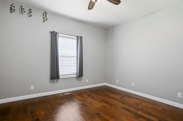 1712 S Songbird Circle, Nixa, MO 65714